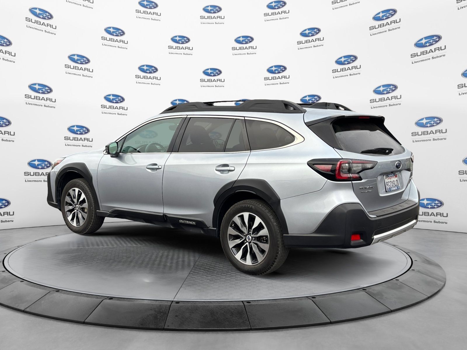 Used 2023 Subaru Outback Limited AWD/4WD image 4