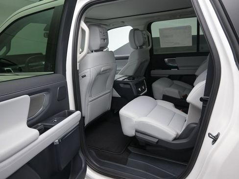 New 2026 Ford Expedition Max Platinum w/ Driver's Package AWD/4WD image 13