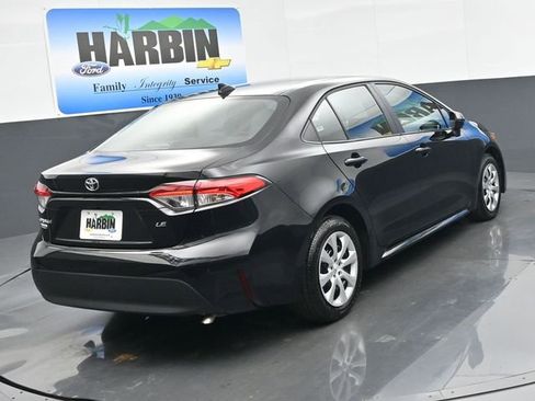 Used 2025 Toyota Corolla LE image 5