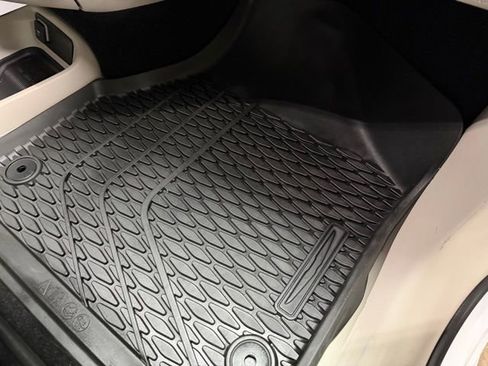 Used 2024 Chrysler Pacifica Touring-L w/ Road Tripper Package image 34