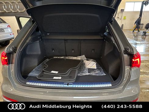 New 2025 Audi Q3 2.0T Premium image 25