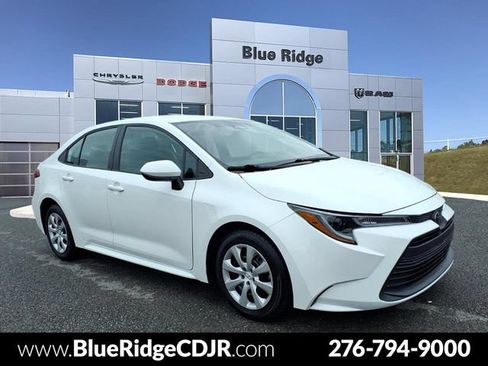 Used 2024 Toyota Corolla LE FWD image 1