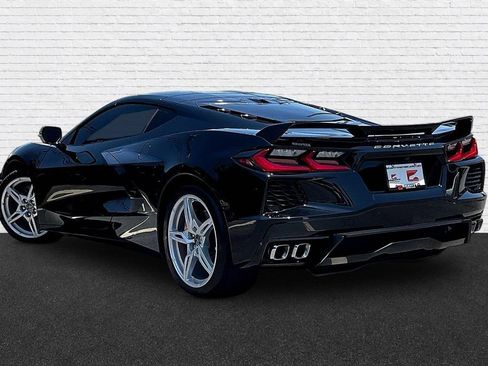 Used 2021 Chevrolet Corvette Stingray Premium Cpe w/ Z51 Performance Package RWD image 4