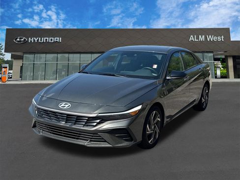 Used 2025 Hyundai Elantra Sport FWD image 1