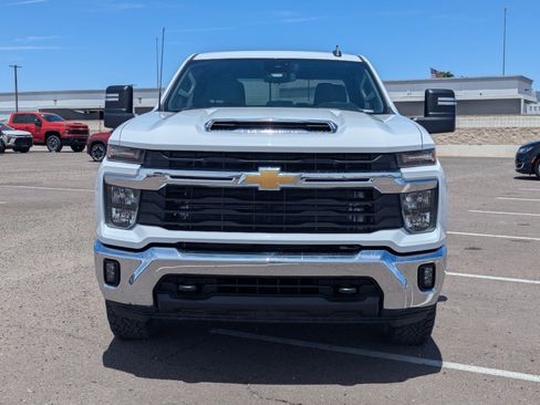 Used 2024 Chevrolet Silverado 2500 LT w/ Convenience Package AWD/4WD image 7