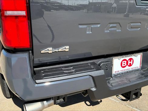 Used 2025 Toyota Tacoma SR5 image 29