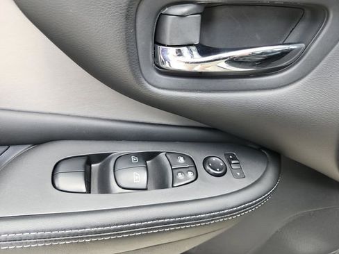 Used 2024 Nissan Murano SV FWD image 20