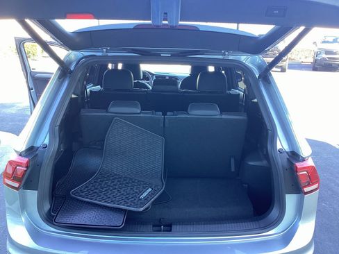 Used 2022 Volkswagen Tiguan SE R-Line image 22