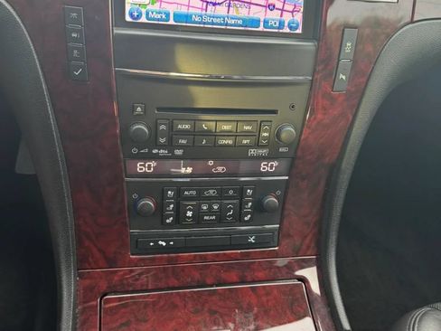 Used 2013 Cadillac Escalade ESV Premium AWD/4WD image 27