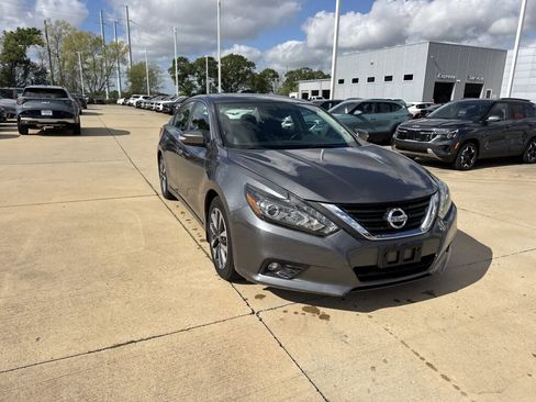 Used 2016 Nissan Altima 2.5 SL w/ 2.5 Technology w/LED Package image 11
