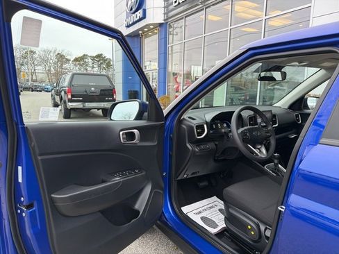 Used 2025 Hyundai Venue SE image 10