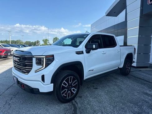 Used 2024 GMC Sierra 1500 AT4 w/ Technology Package AWD/4WD image 3