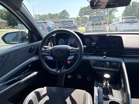 Used 2022 Hyundai Elantra N FWD image 9