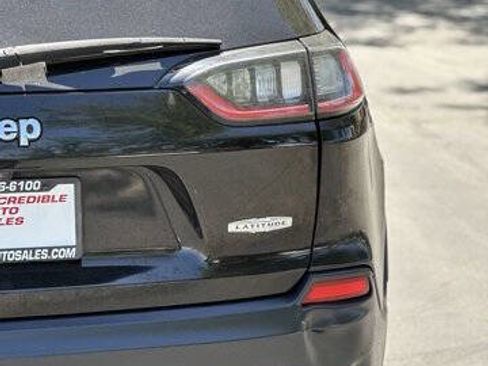 Used 2019 Jeep Cherokee Latitude w/ Popular Appearance Group image 6