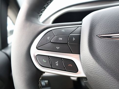 New 2026 Chrysler Pacifica Select image 26