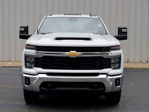 Used 2024 Chevrolet Silverado 2500 LT w/ Safety Package AWD/4WD image 3
