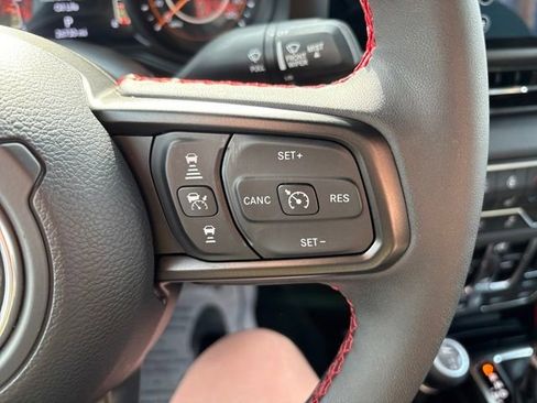 Used 2024 Jeep Wrangler Unlimited Rubicon w/ Technology Group image 14