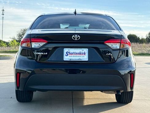 Used 2024 Toyota Corolla LE FWD image 7