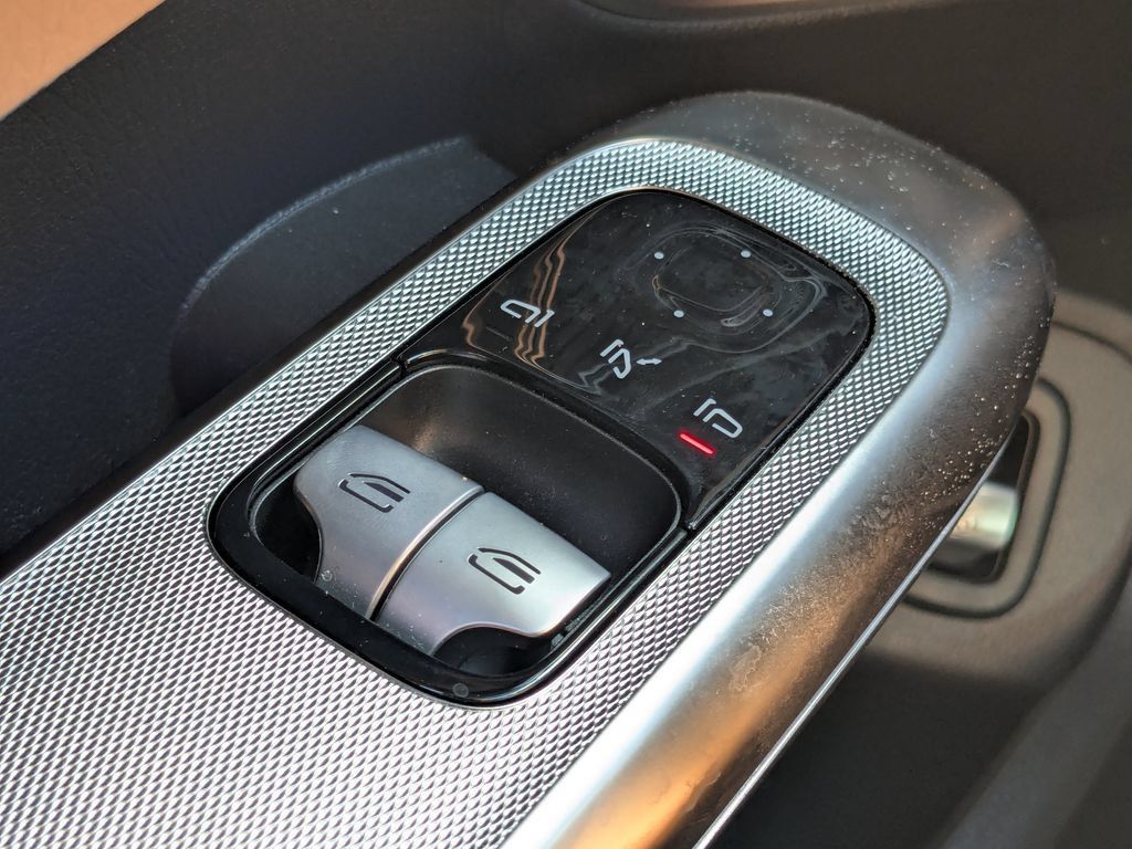 Used 2024 Mercedes-Benz CLE 300 4MATIC Coupe image 20