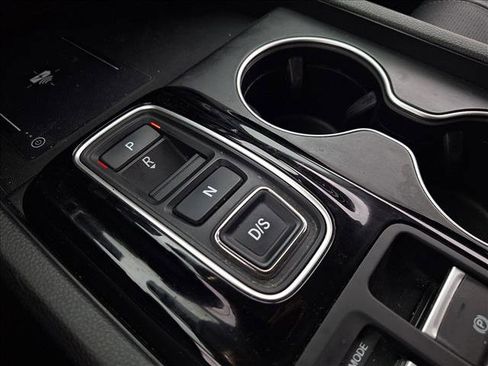 Used 2025 Honda Pilot Elite image 15