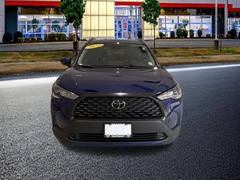 Used 2022 Toyota Corolla Cross LE AWD/4WD image 3