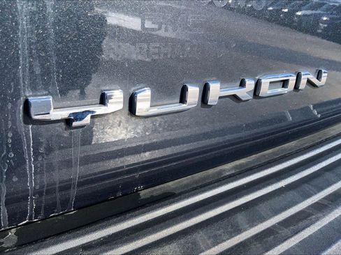 Used 2021 GMC Yukon XL Denali w/ Denali Ultimate Package image 9