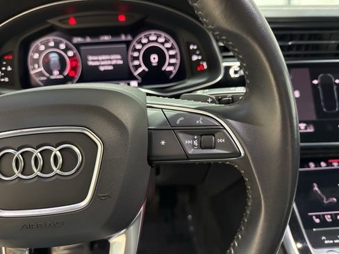 Used 2019 Audi Q8 Prestige w/ Adaptive Chassis Package image 17