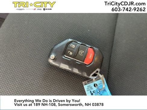 Used 2019 Jeep Wrangler Unlimited Sport image 37