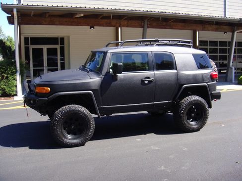 Used 2007 Toyota FJ Cruiser 4WD image 2