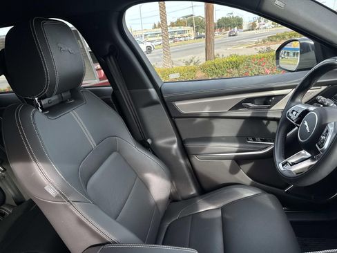 Used 2025 Jaguar F-PACE R-Dynamic S image 11