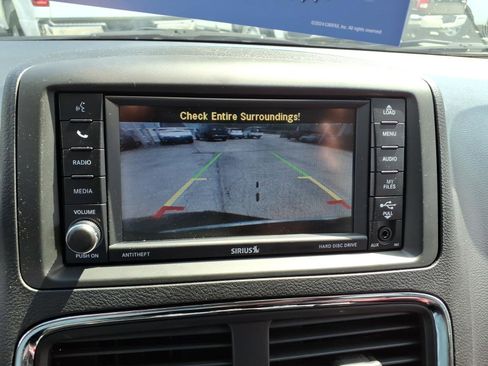 Used 2017 Dodge Grand Caravan SE w/ Power Window Group FWD image 9