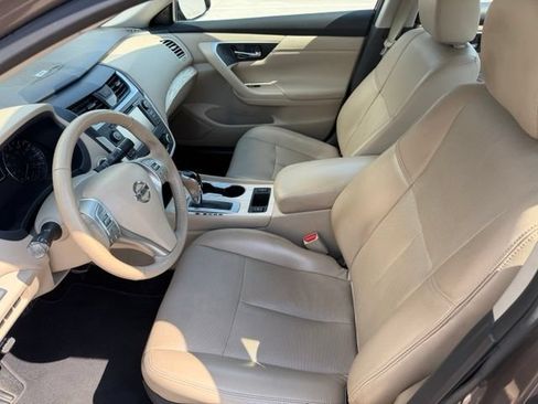 Used 2016 Nissan Altima 2.5 SL w/ 2.5 Technology w/LED Package FWD image 2