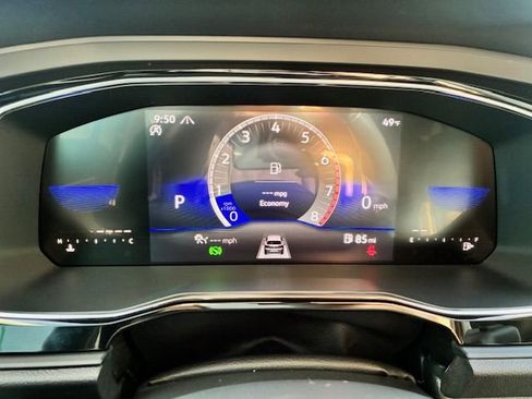 Used 2024 Volkswagen Jetta SE image 12