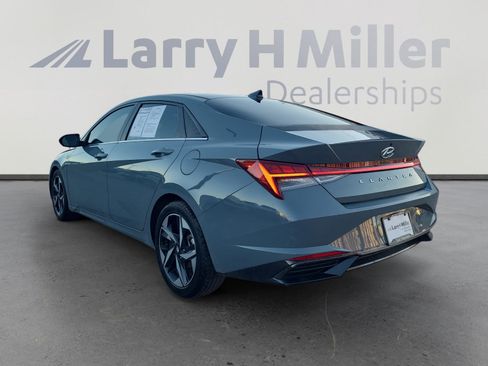 Used 2021 Hyundai Elantra SEL w/ Convenience + Premium Package image 3