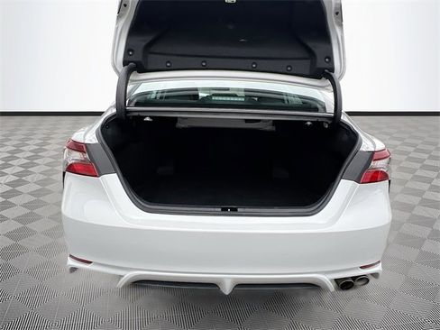 Used 2024 Toyota Camry SE image 23