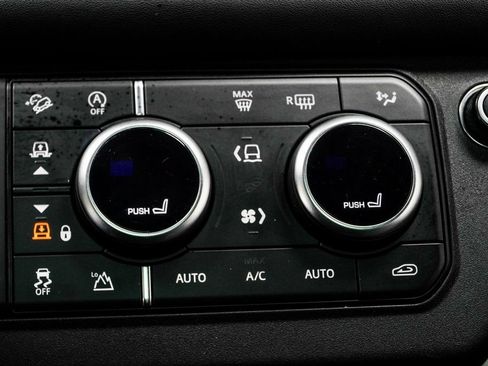 Used 2022 Land Rover Defender 110 XS Edition AWD/4WD image 22