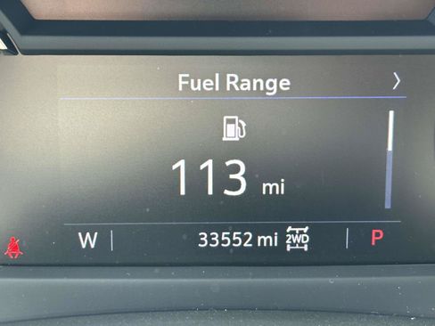 Used 2023 Cadillac XT4 Luxury w/ Cold Weather Package AWD/4WD image 16