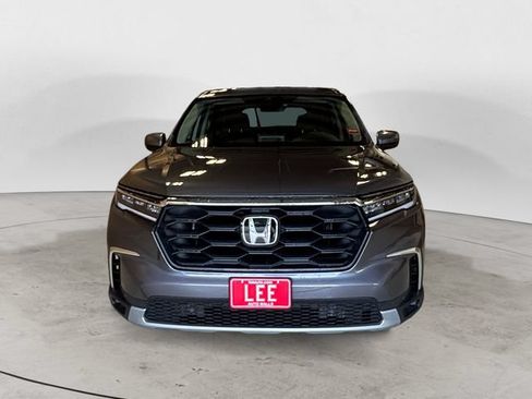 Used 2025 Honda Pilot EX-L image 9