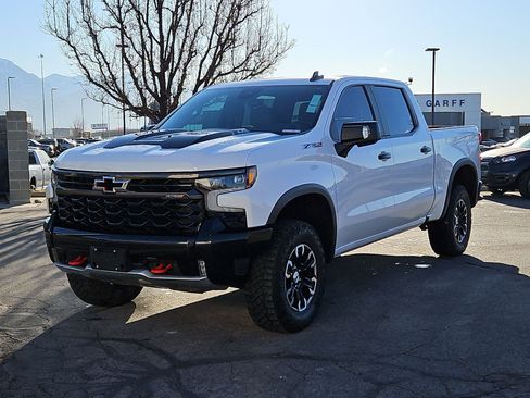 Used 2023 Chevrolet Silverado 1500 ZR2 w/ Technology Package image 8