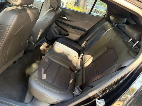 Used 2025 Buick Envista Preferred image 33