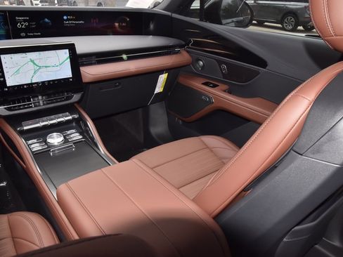 New 2026 Lincoln Nautilus Reserve w/ Jet Appearance Package image 17