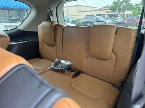 Used 2016 INFINITI QX80 4WD w/ Signature Edition Package image 12