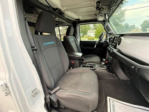 Used 2021 Jeep Wrangler Unlimited Sport AWD/4WD image 29