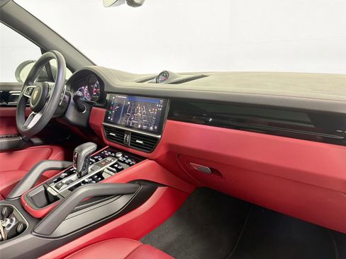 Certified 2023 Porsche Cayenne E-Hybrid AWD/4WD image 29