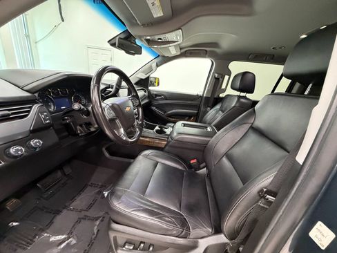 Used 2020 Chevrolet Suburban LT AWD/4WD image 14