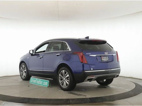 Used 2025 Cadillac XT5 Premium Luxury image 8