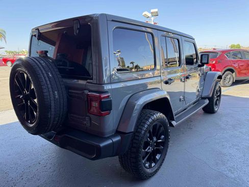 Used 2022 Jeep Wrangler Unlimited Sahara w/ Cold Weather Group AWD/4WD image 3