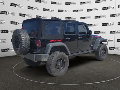 Used 2017 Jeep Wrangler Unlimited Rubicon w/ Connectivity Group AWD/4WD image 6