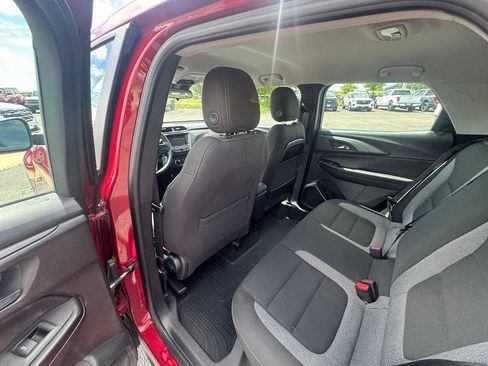 Used 2021 Chevrolet TrailBlazer LS w/ LPO, Blackout Package FWD image 12
