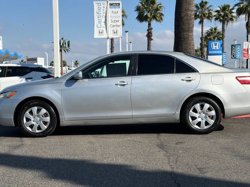 Used 2007 Toyota Camry LE image 2